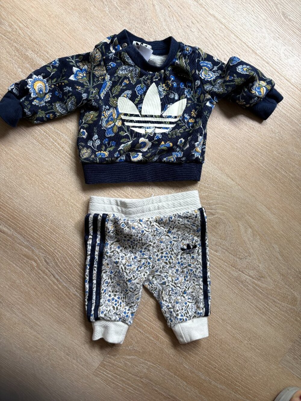 Adidas Baby Floral Tracksuit – 2-Piece Outfit